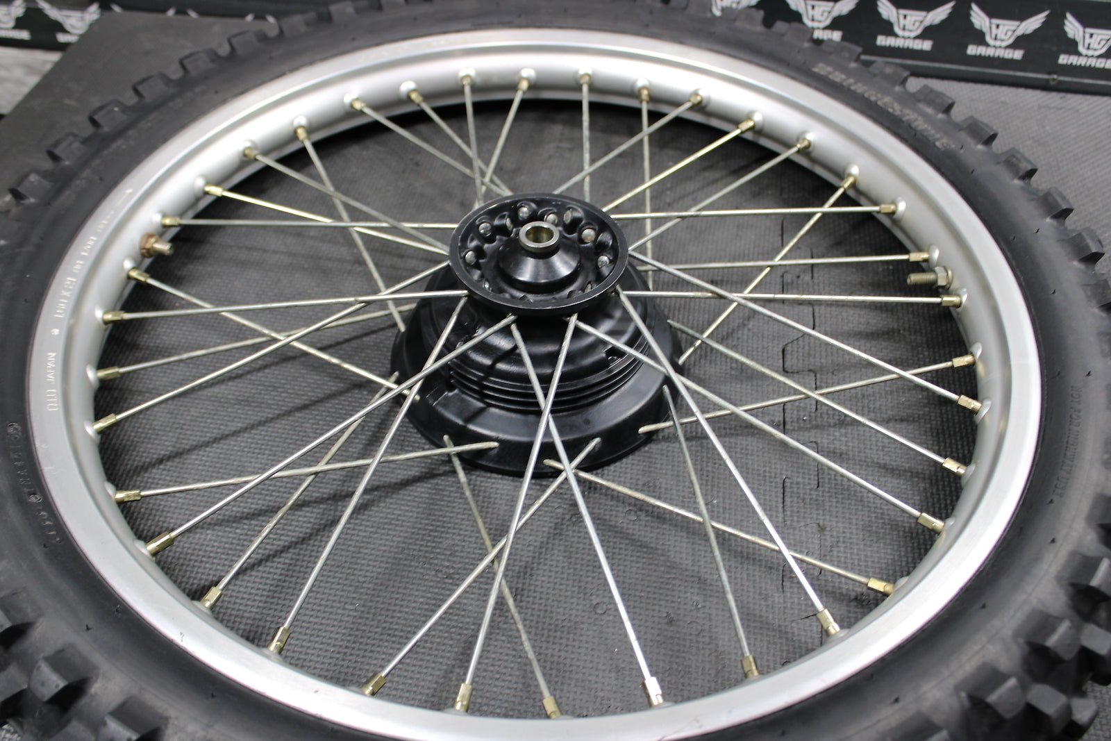1997 Honda XR200R OEM Front Wheel Rim Assembly Mint 44635 - KT0 - A00 44701 - KA3 - 711 - hggarage
