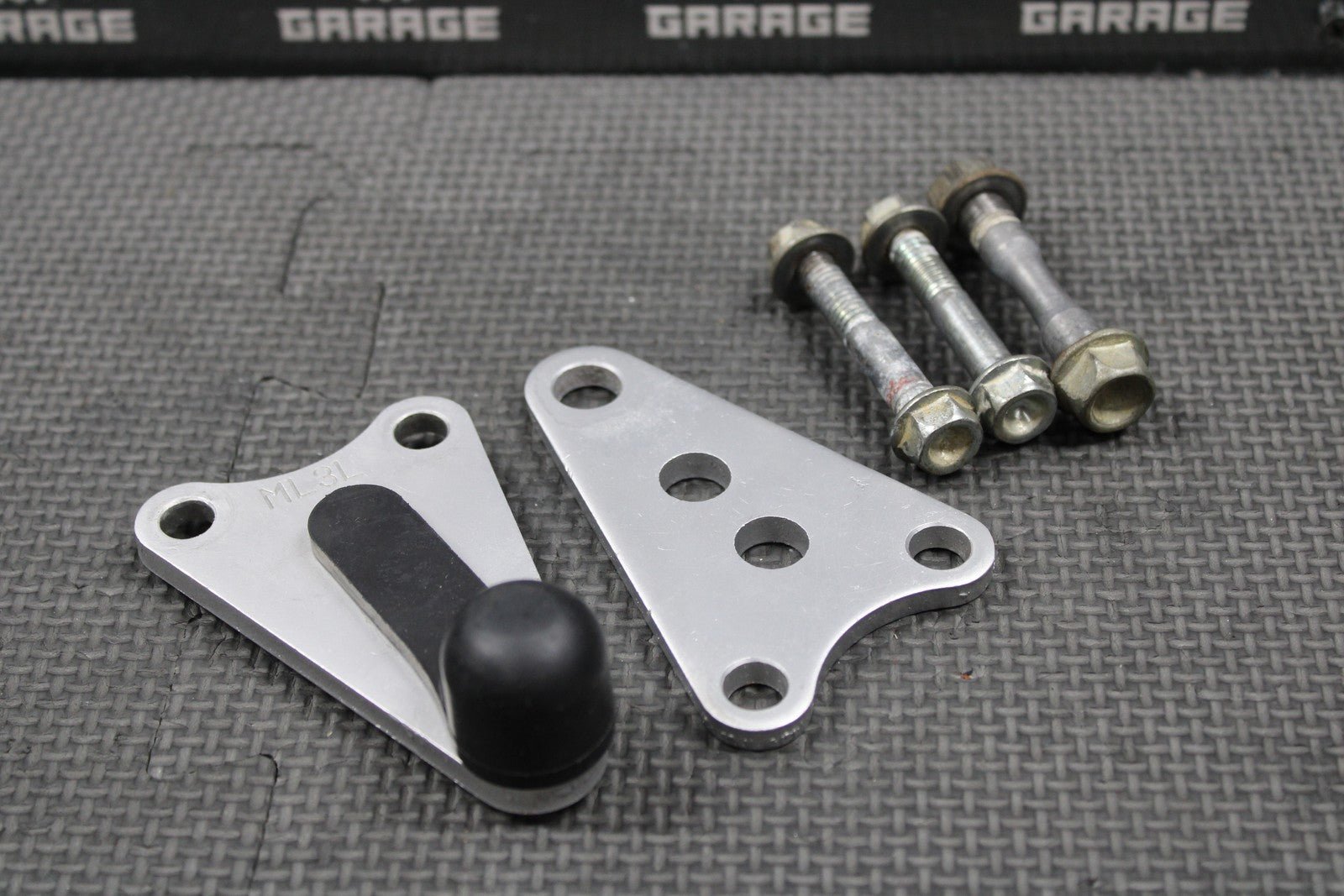 1988 1989 HONDA CR250R 87 - 88 CR500R OEM ENGINE MOTOR MOUNT HEAD HANGER BRACKETS - hggarage