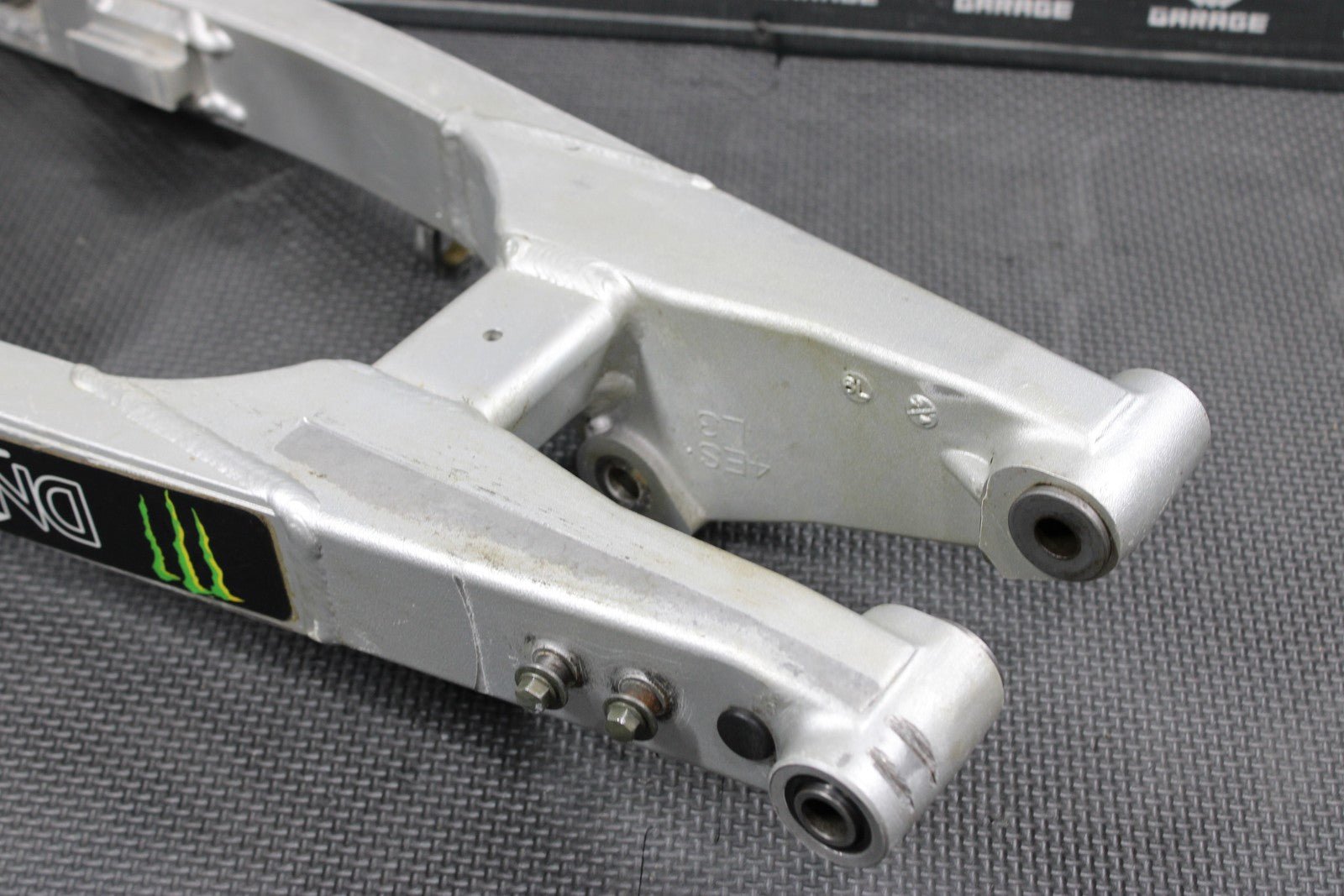 2007 03 - 18 YAMAHA YZ85 OEM SWINGARM SWING ARM SUSPENSION 5PA - 22110 - 00 - 00 - hggarage