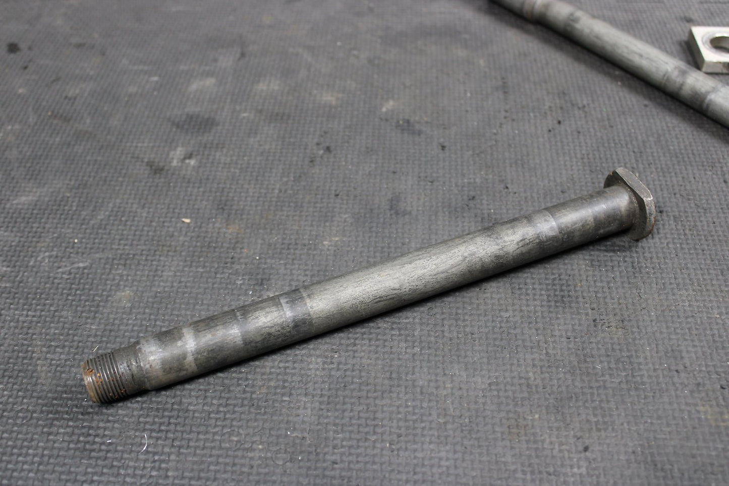 2002 YAMAHA YZ426F OEM FRONT REAR AXLE BACK WHEEL RIM SWINGARM PIVOT BOLT AXLES - hggarage