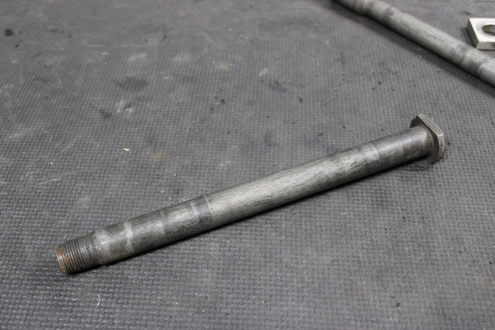 2002 YAMAHA YZ426F OEM FRONT REAR AXLE BACK WHEEL RIM SWINGARM PIVOT BOLT AXLES - hggarage