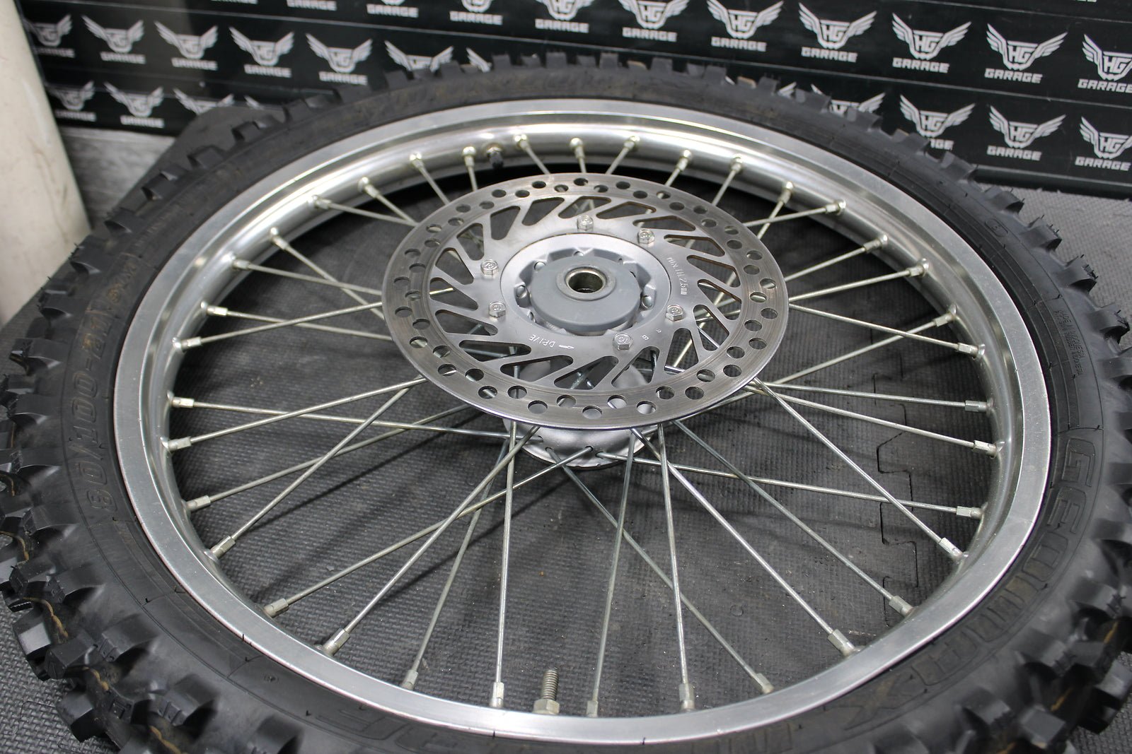 1998 HONDA CR125R OEM FRONT WHEEL RIM HUB ASSEMBLY 44635 - MAC - 680 44701 - KZ4 - J01 - hggarage