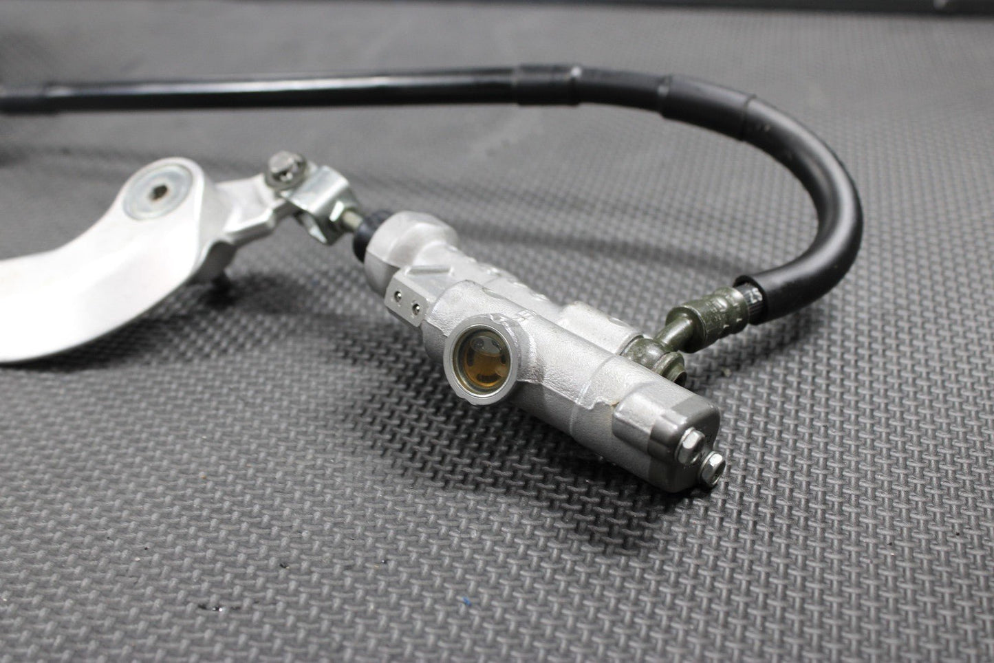 2005 YAMAHA YZ450F OEM NISSIN REAR BACK BRAKE CALIPER MASTER CYLINDER LEVER MINT - hggarage