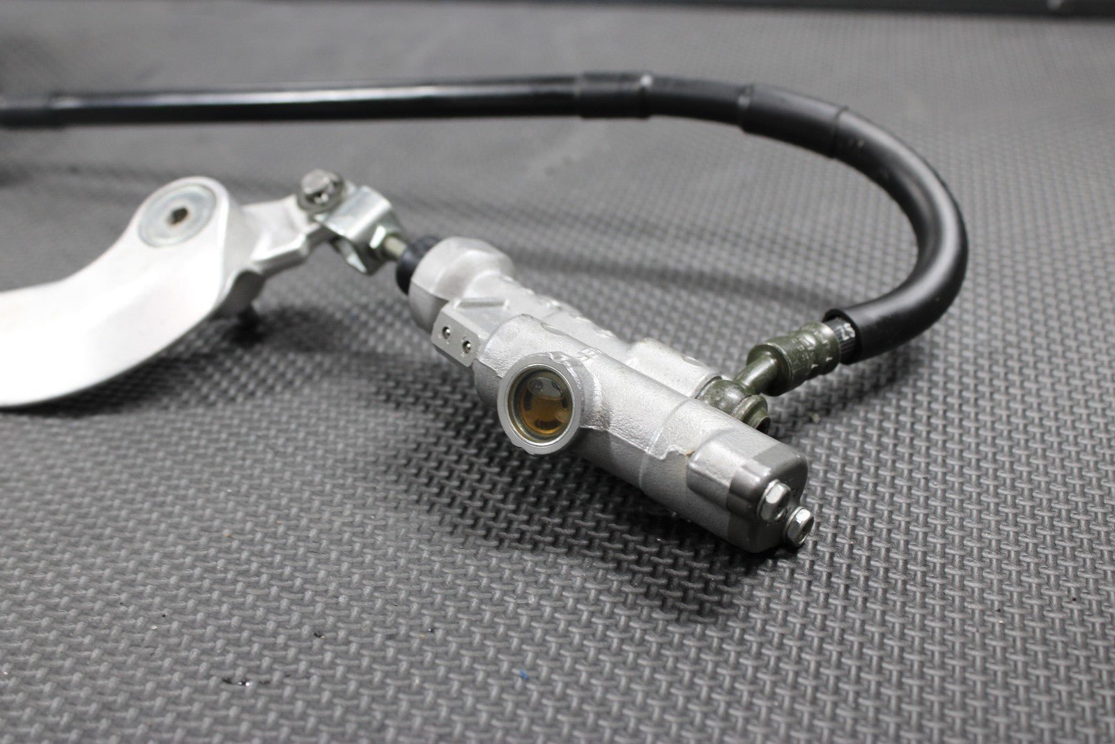 2005 YAMAHA YZ450F OEM NISSIN REAR BACK BRAKE CALIPER MASTER CYLINDER LEVER MINT - hggarage