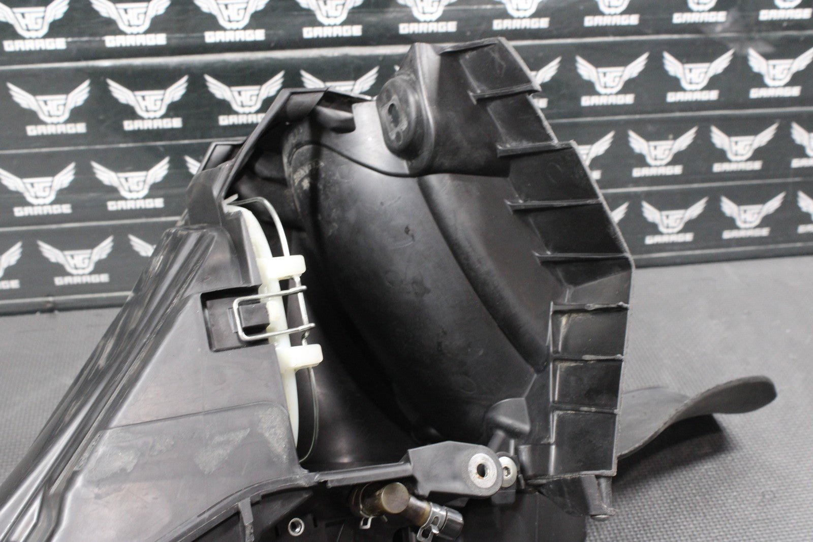 2023 HONDA CRF250R OEM AIRBOX INTAKE AIR CLEANER CASE HOUSING ELEMENT COMPLETE - hggarage