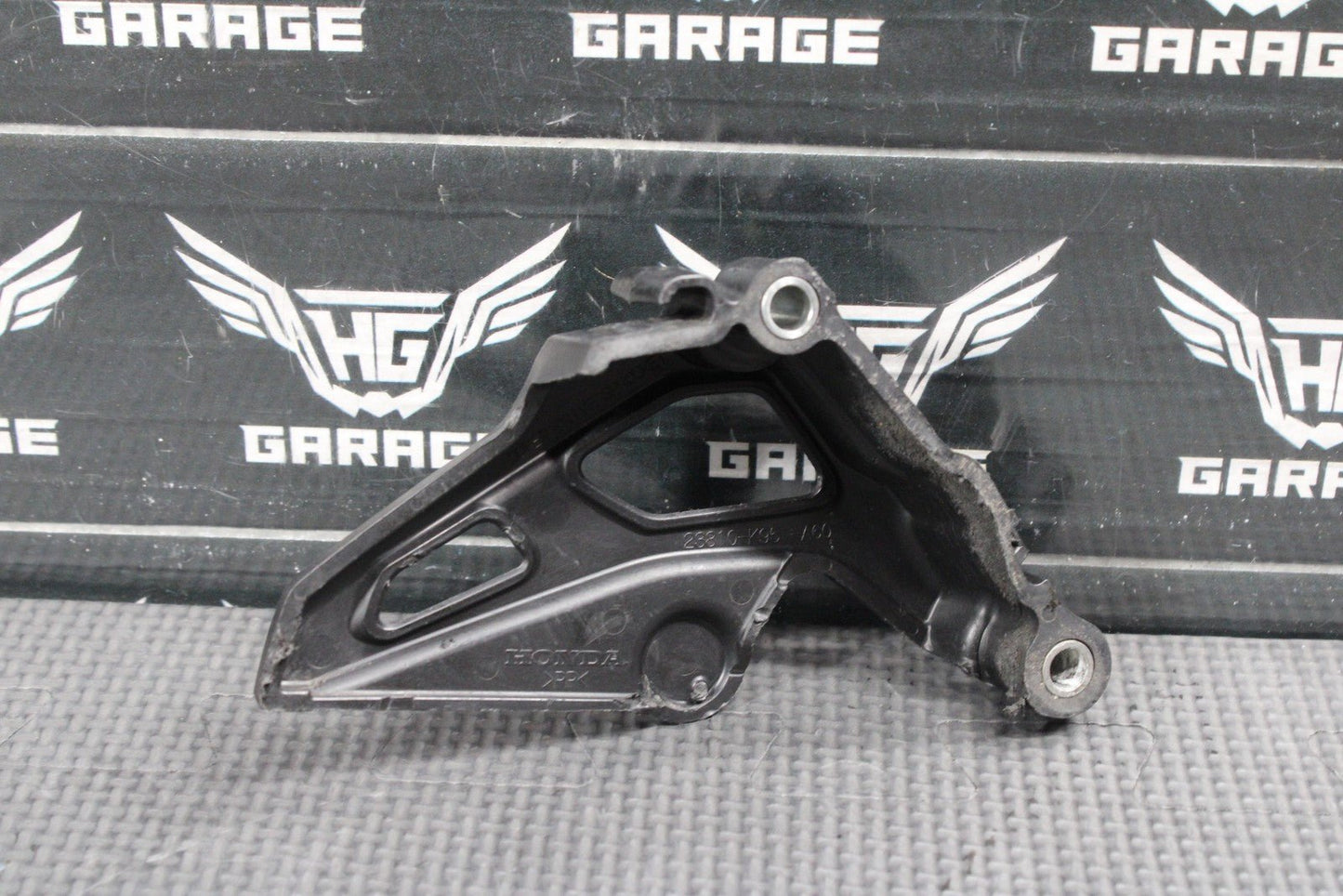 2023 Honda CRF250R OEM Motor Engine Front Sprocket Cover W Sprocket - hggarage