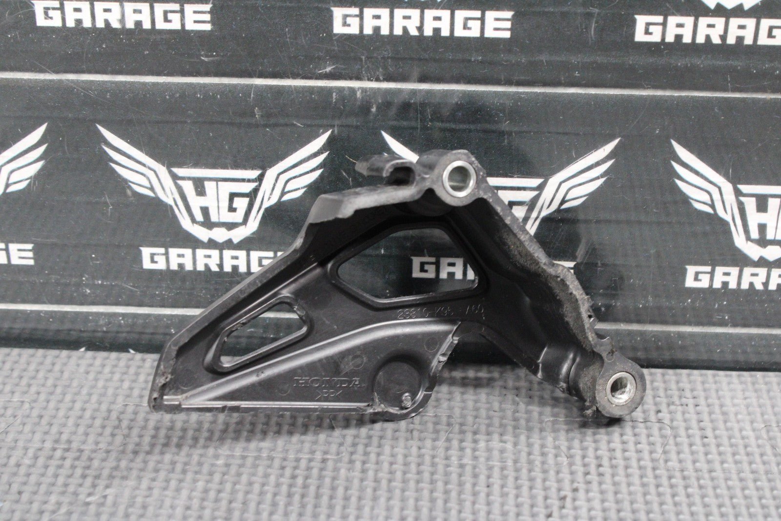 2023 Honda CRF250R OEM Motor Engine Front Sprocket Cover W Sprocket - hggarage