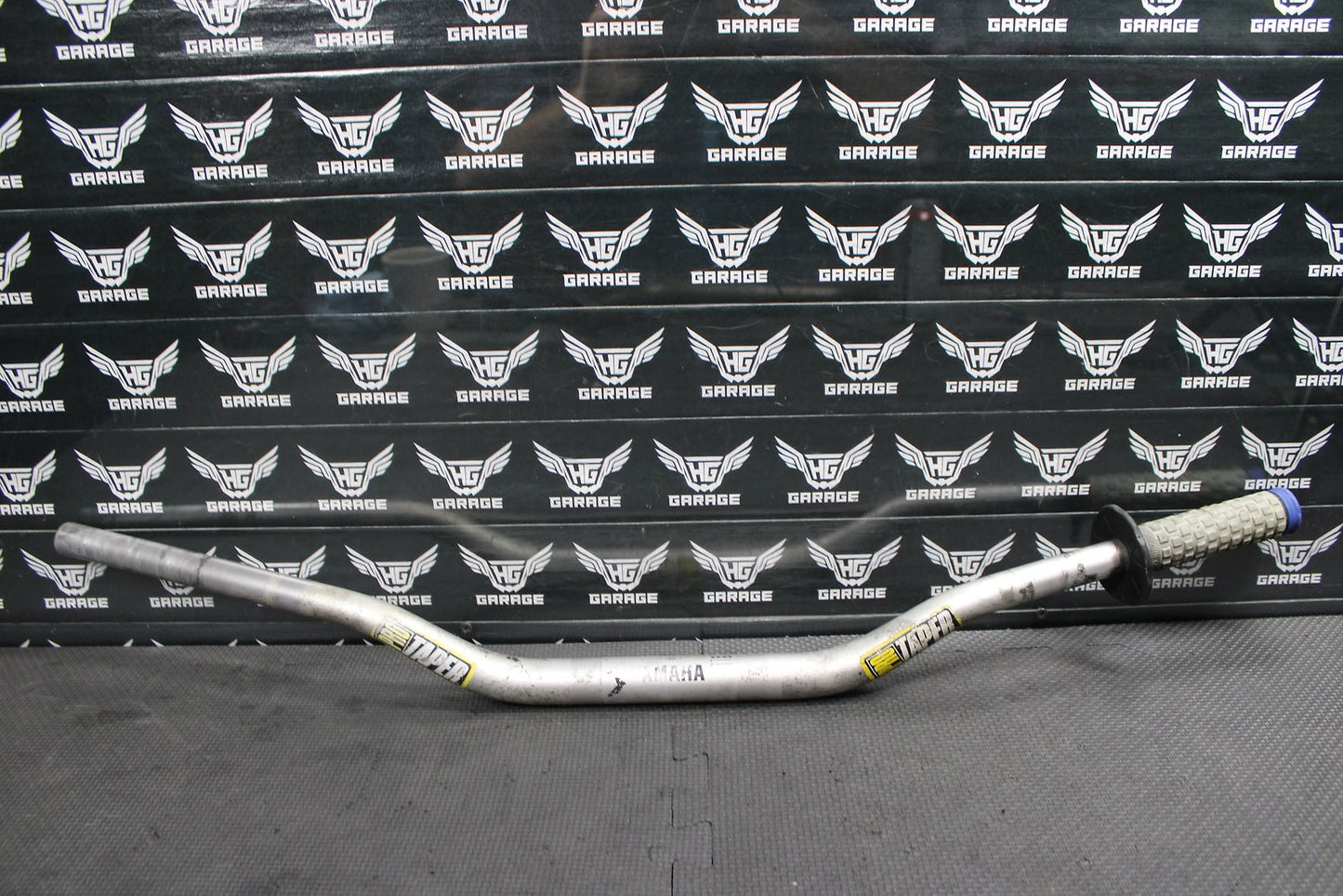 2009 Yamaha YZ450F OEM Pro Taper 1 1/8" Fat Bar Handlebars Bars Grips Steering - hggarage