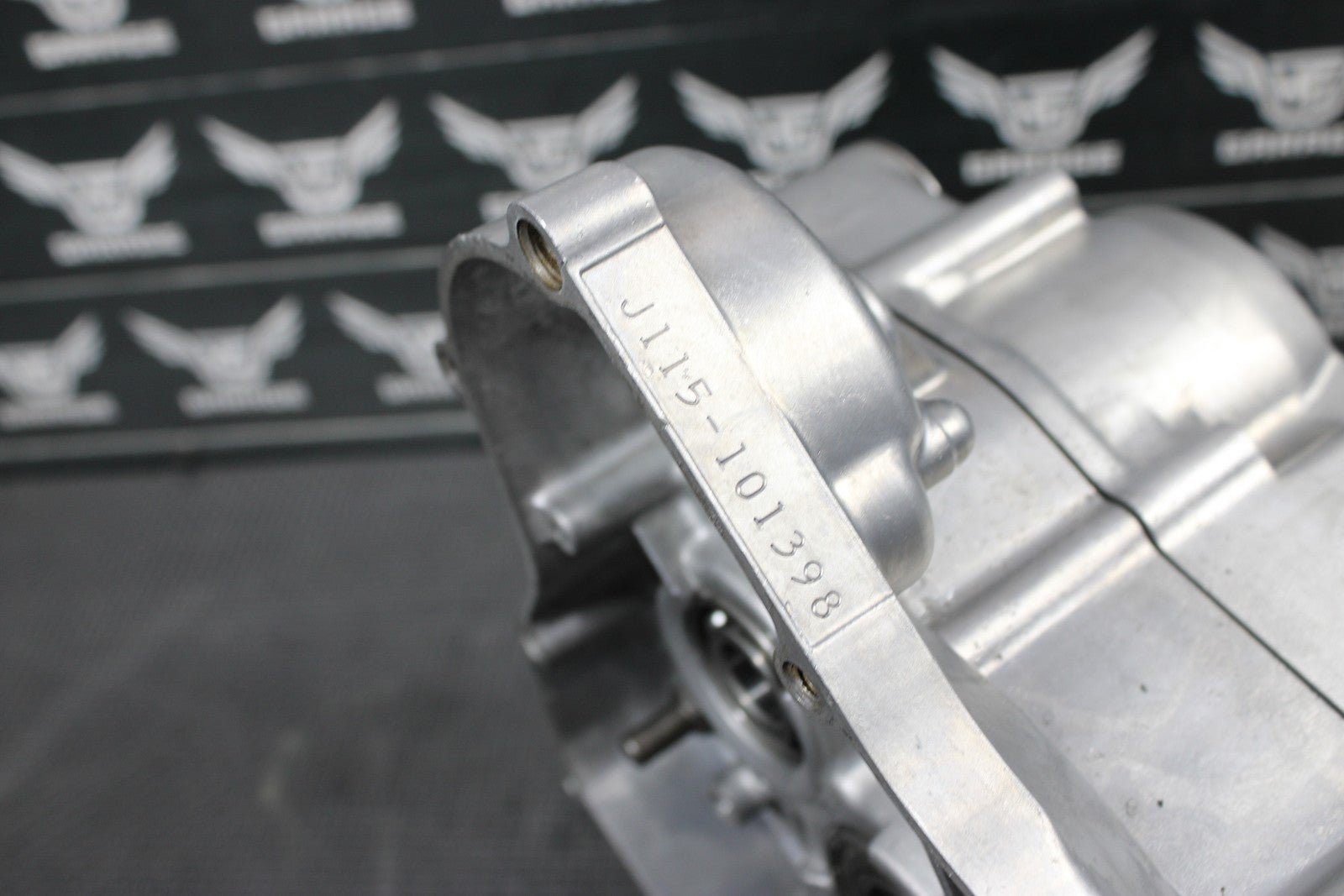 1996 SUZUKI RM250 OEM LEFT RIGHT ENGINE CRANKCASE CRANK CASES BLOCK READ DESC! - hggarage