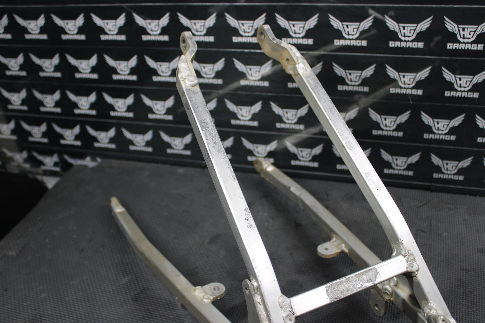 1999 SUZUKI 96 - 00 RM125 RM250 OEM REAR BACK SUB FRAME SUBFRAME 41200 - 36E00 - hggarage