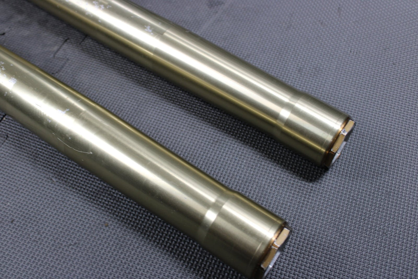 2008 Yamaha YZ450F OEM KYB Right Left Front Suspension Forks Shocks 2S2 - 23102 - A0 - hggarage