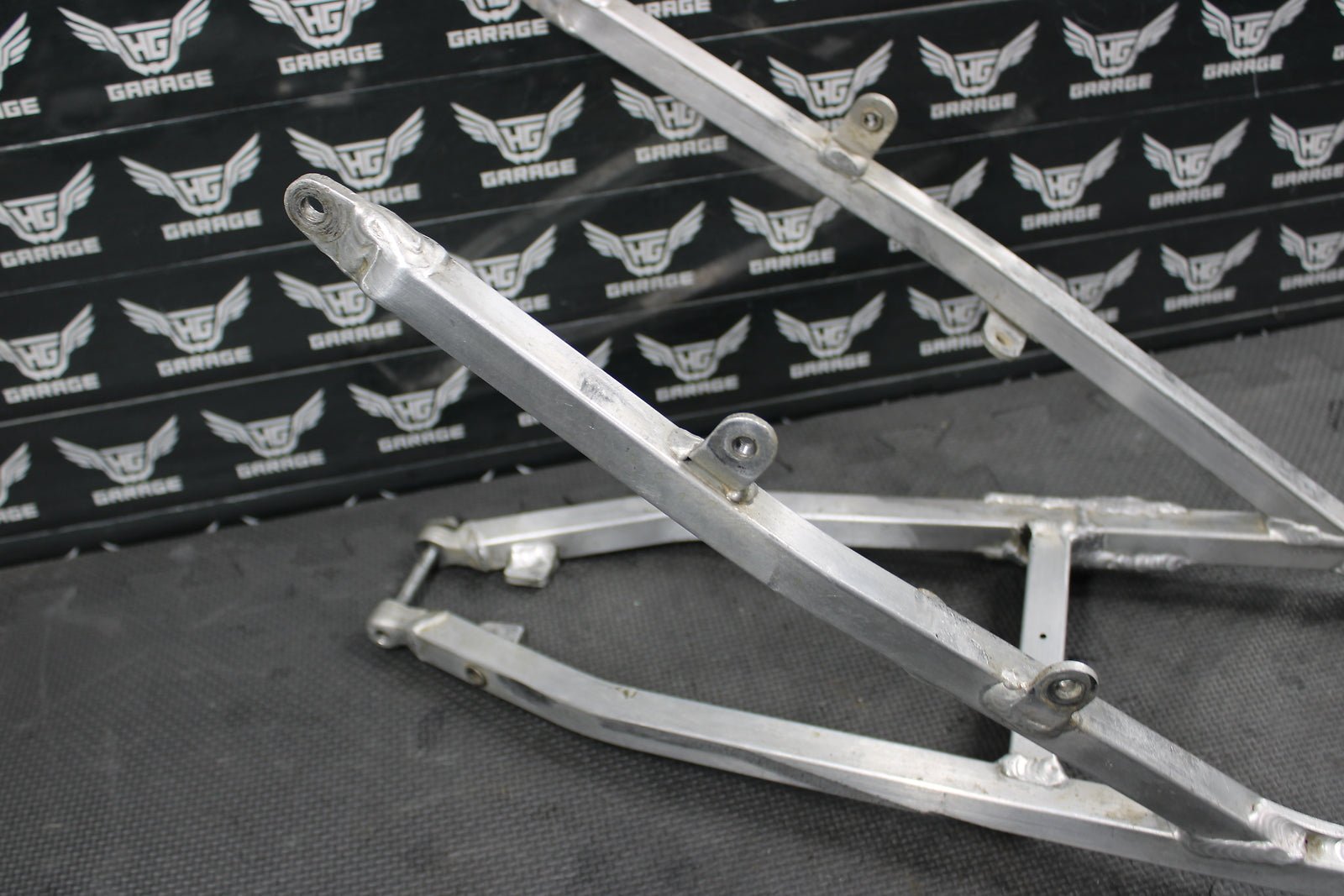 2000 HONDA CR125R OEM REAR BACK SUB FRAME SUBFRAME 50200 - KZ3 - J3 - hggarage