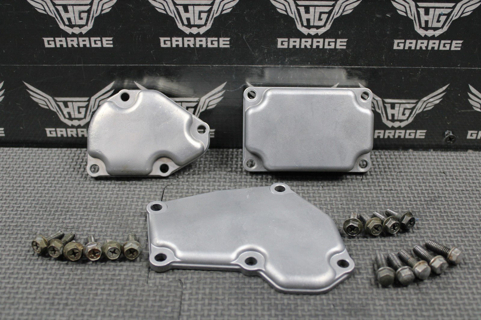 1999 SUZUKI 98 - 99 RM250 OEM POWER VALVE CYLINDER SIDE COVER COVERS & BOLTS - hggarage