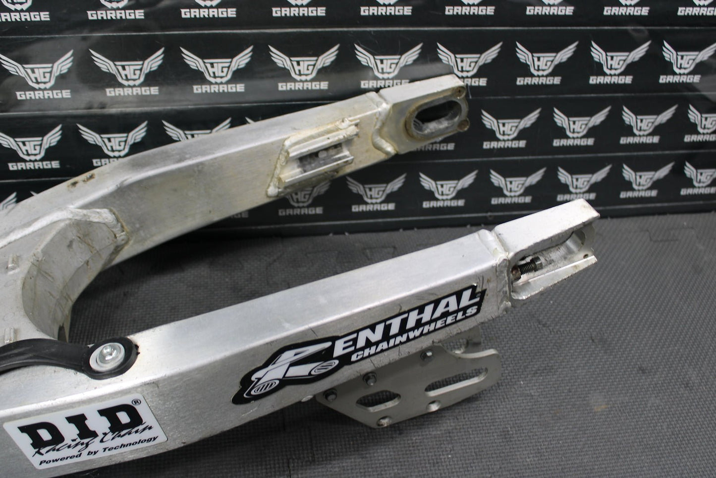 2002 2003 HONDA CRF450R OEM SWINGARM SWING ARM SUSPENSION 52200 - MEB - 000 - hggarage