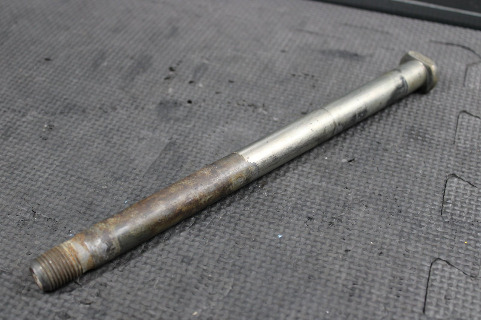 2010 Yamaha YZ450F OEM Rear Back Swingarm Bolt Suspension Pivot Axle 33D - 22141 - 0 - hggarage