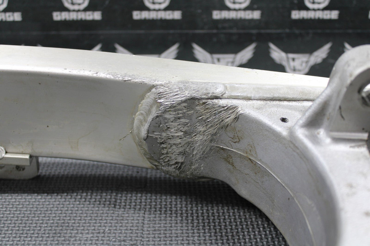 1995 SUZUKI RMX250 MODEL S OEM SWINGARM SWING ARM REAR SUSPENSION 61000 - 29E30 - hggarage