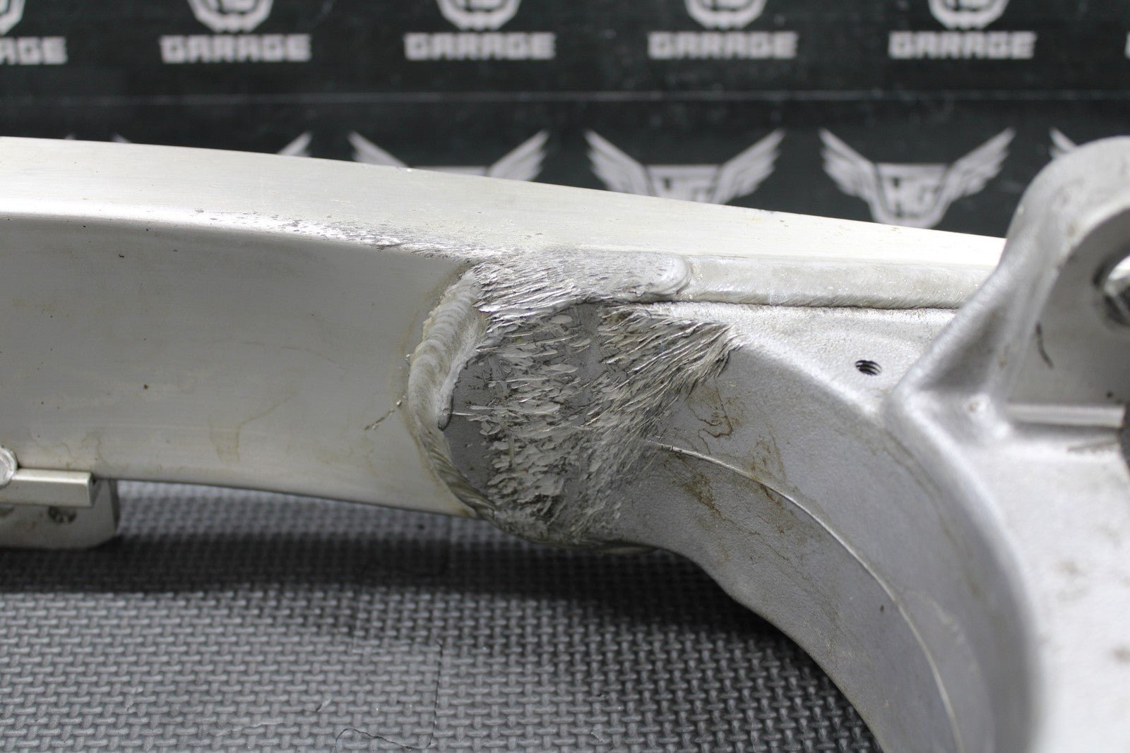 1995 SUZUKI RMX250 MODEL S OEM SWINGARM SWING ARM REAR SUSPENSION 61000 - 29E30 - hggarage