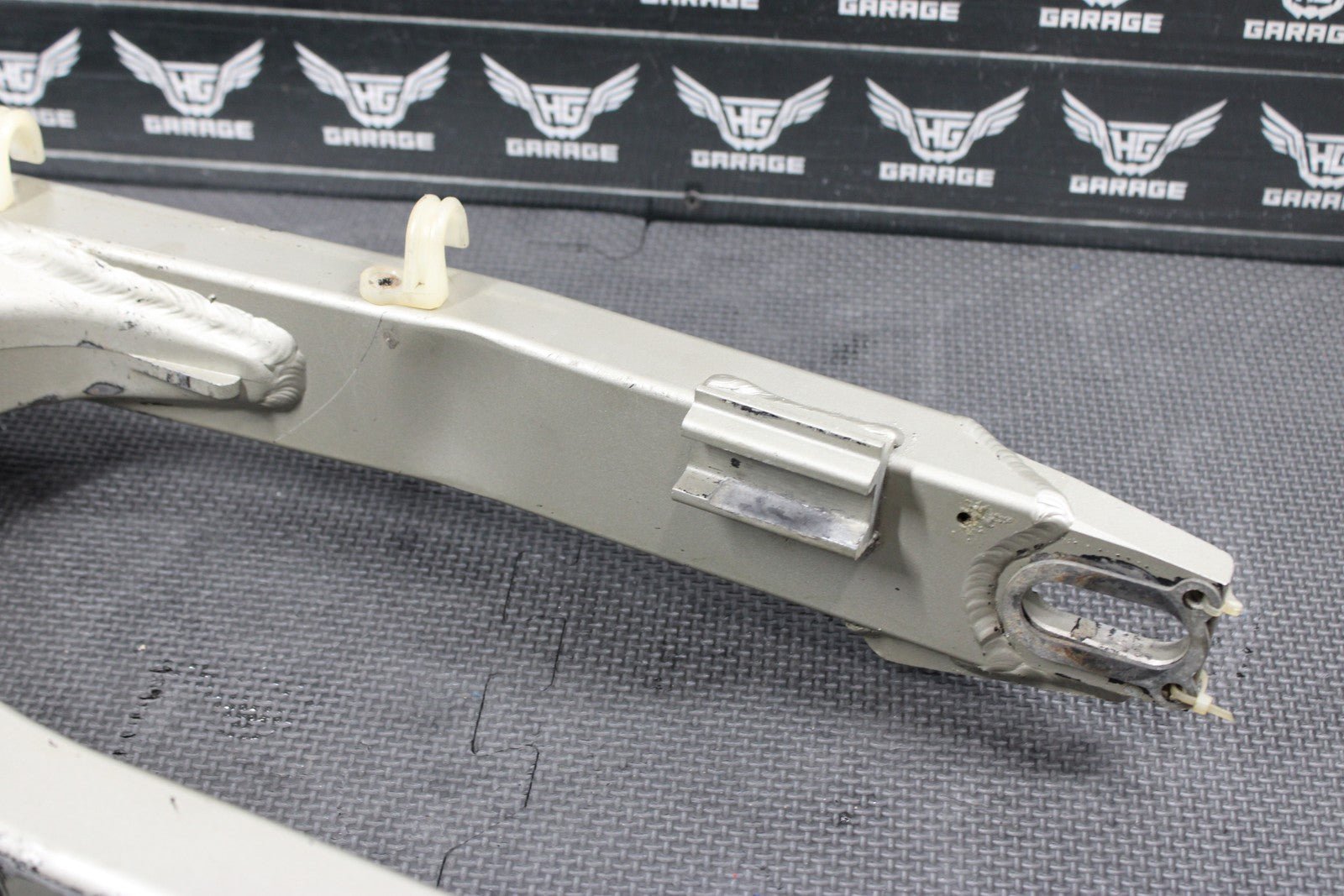1996 KAWASAKI KX125 KX250 OEM SWINGARM SWING ARM SUSPENSION 33001 - 1487 - TX - hggarage
