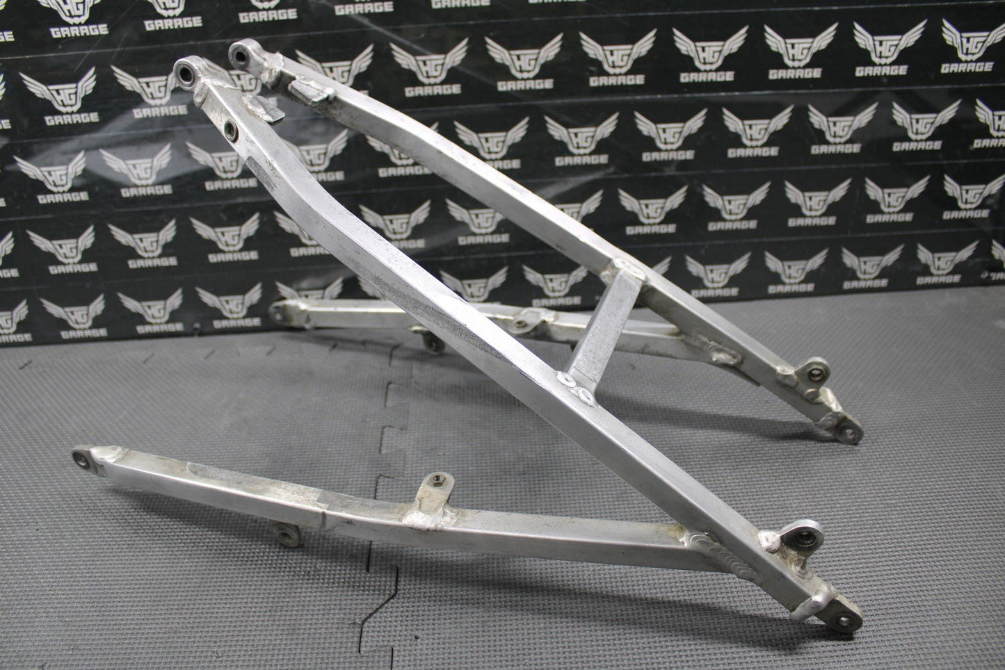 2000 2001 HONDA CR125R CR250R OEM REAR BACK SUB FRAME SUBFRAME 50200 - KZ3 - J30 - hggarage