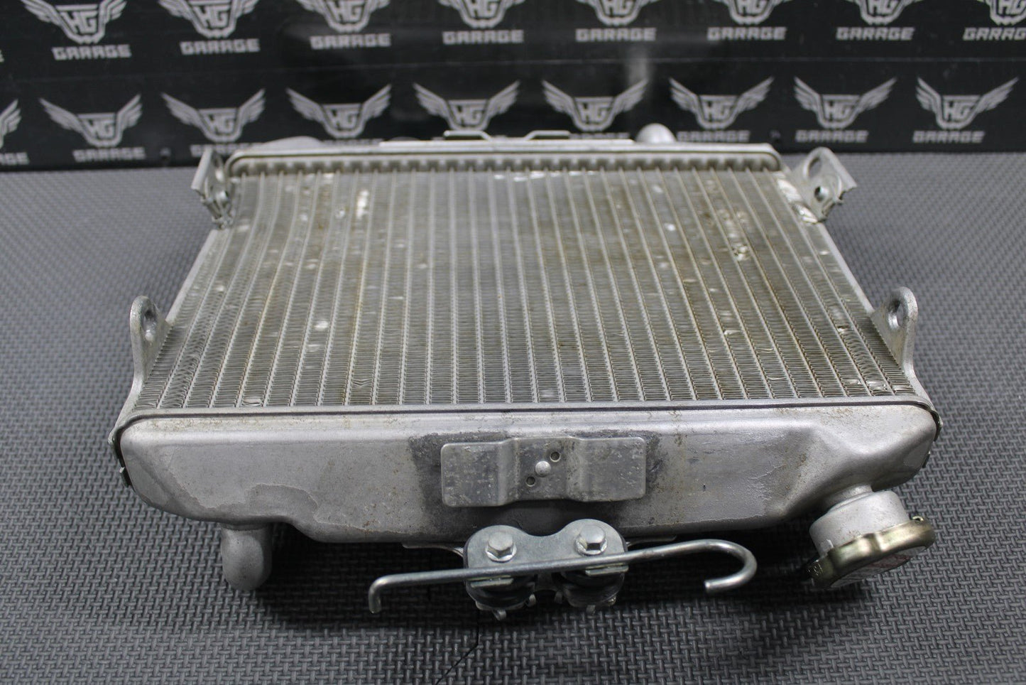 1997 HONDA 97 - 99 CR250R OEM RADIATOR COOLER W/ CAP 19100 - KZ3 - J10 GOOD - hggarage