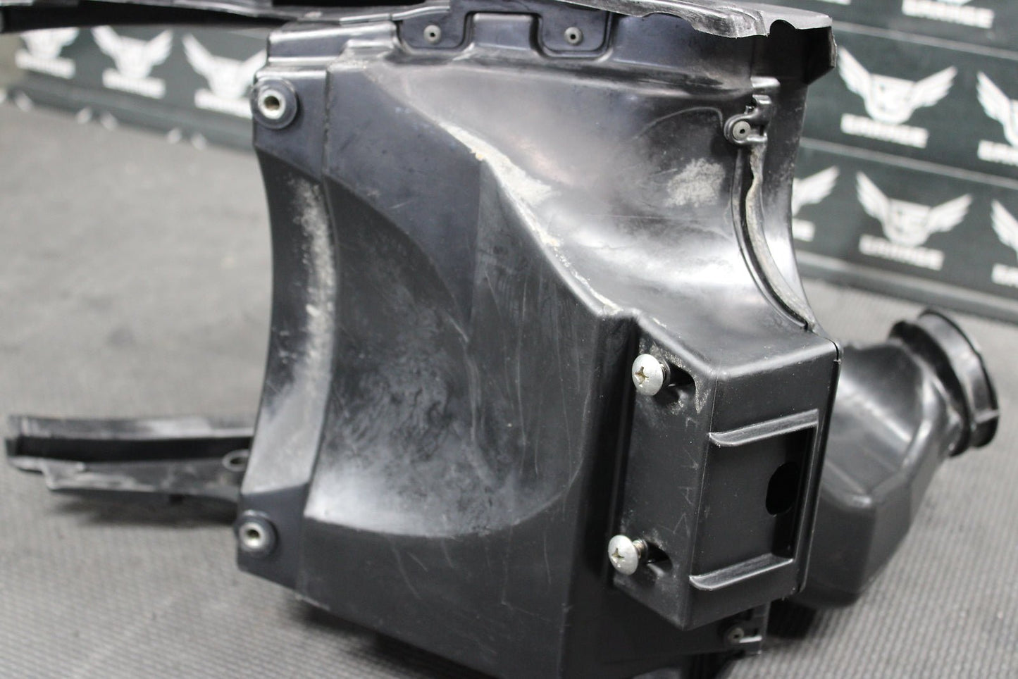 2007 YAMAHA YZ450F AIR CLEANER AIRBOX FILTER BOX INTAKE 2S2 - 14401 - 70 - 00 - hggarage