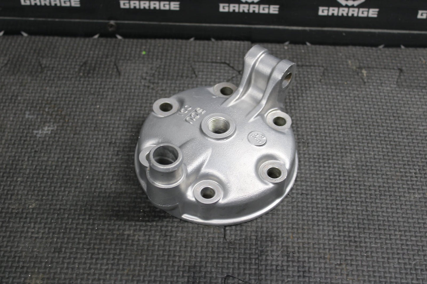 1999 YAMAHA YZ250 ENGINE MOTOR CYLINDER HEAD 5CU - 11111 - 00 - 00 - hggarage