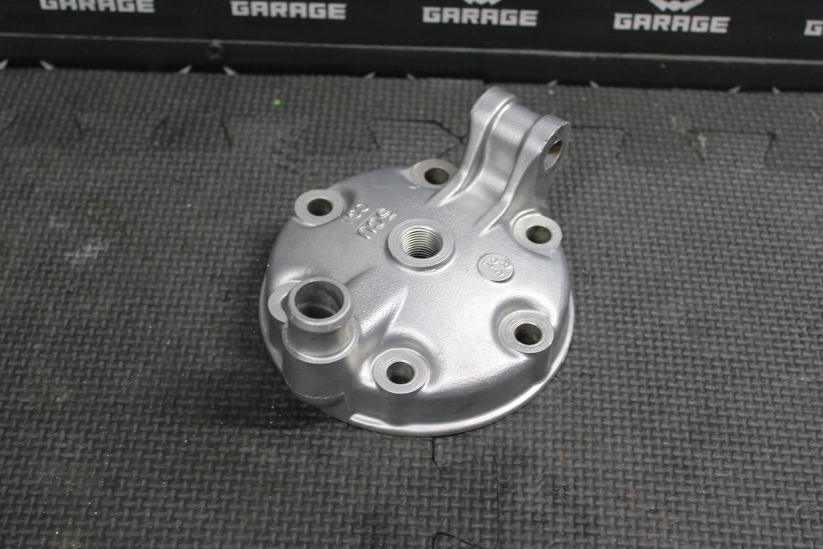 1999 YAMAHA YZ250 ENGINE MOTOR CYLINDER HEAD 5CU - 11111 - 00 - 00 - hggarage
