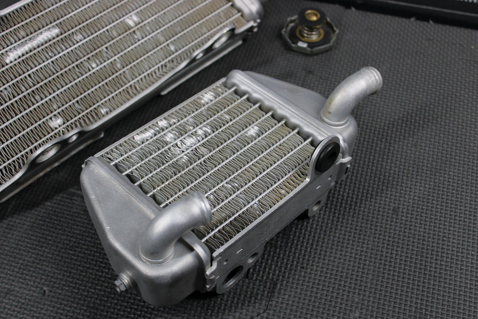 2006 KTM 85SX OEM ENGINE MOTOR COOLING COOLER RADIATOR 47035007100 - hggarage