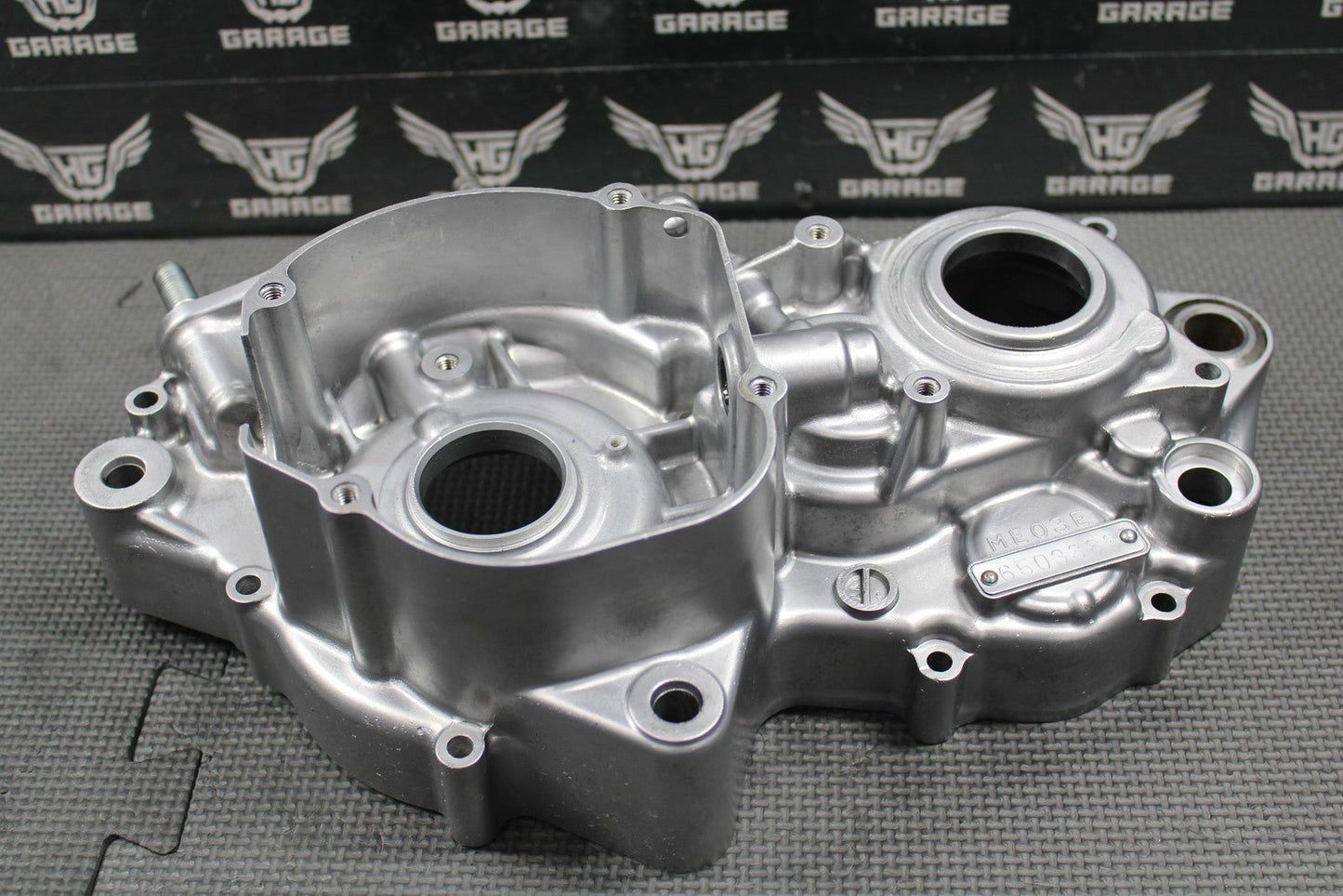 2003 HONDA CR250R OEM LEFT ENGINE CRANKCASE CRANK CASE BLOCK 04922 - KZ3 - L31 NICE! - hggarage