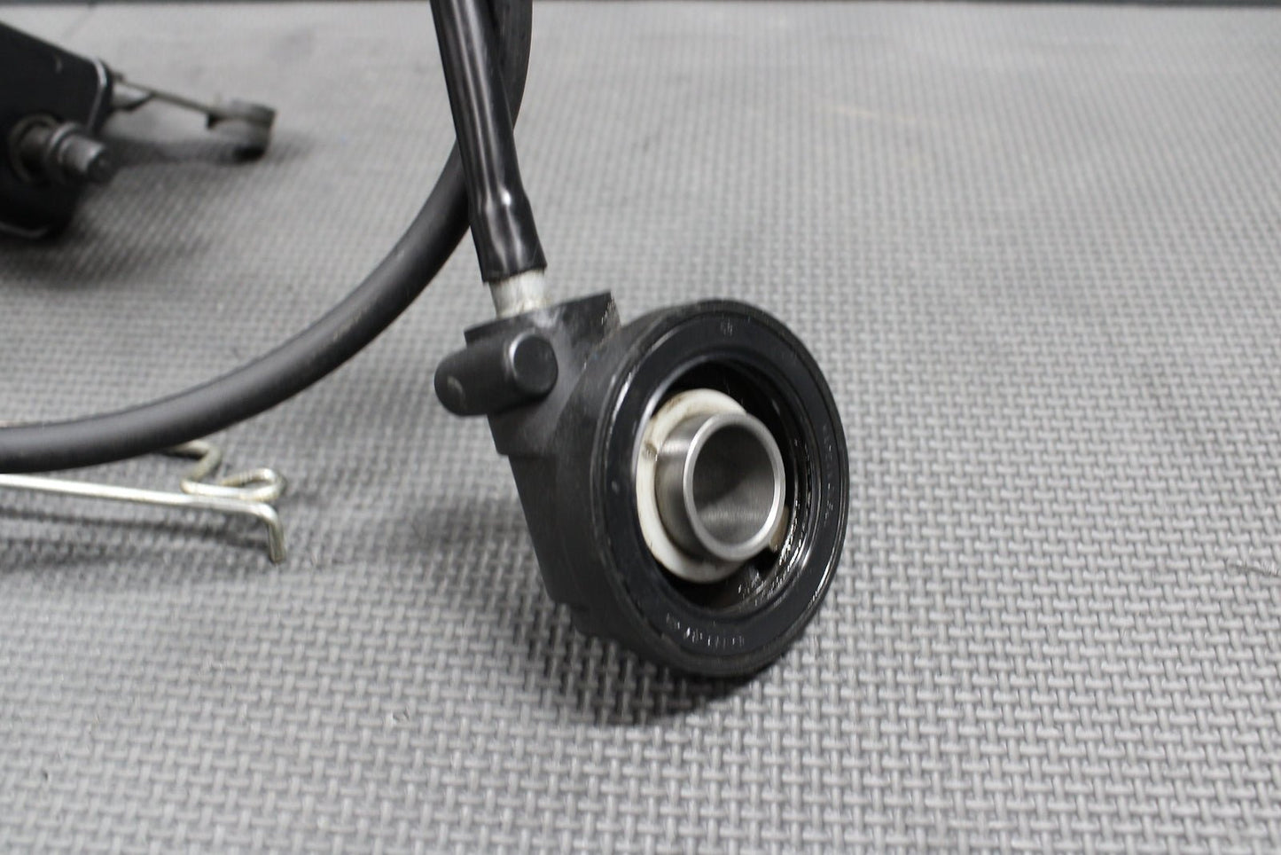 2000 SUZUKI 00 - 04 DRZ400 00 - 07 DRZ400E OEM TRIP METER SPEED DRIVE GEAR HUB CABLE - hggarage