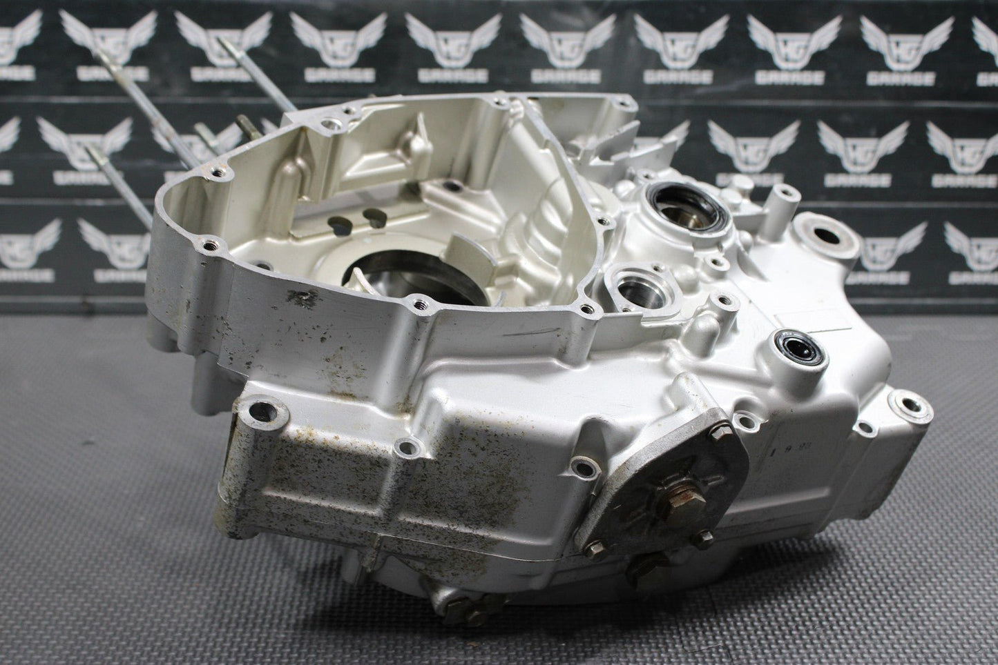 2005 SUZUKI DR200SE K5 OEM LEFT RIGHT ENGINE MOTOR CRANKCASE CRANK CASES BLOCK - hggarage