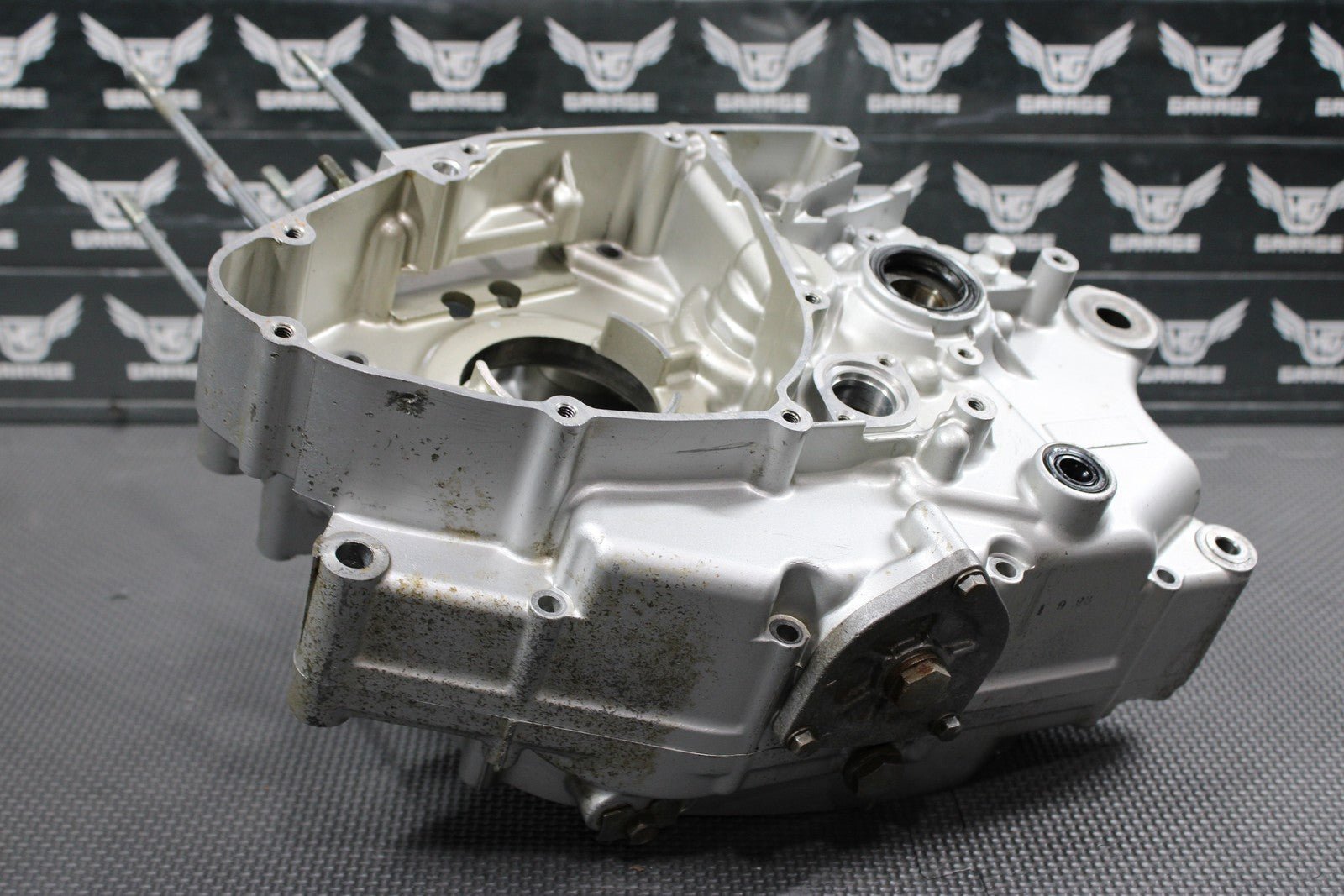 2005 SUZUKI DR200SE K5 OEM LEFT RIGHT ENGINE MOTOR CRANKCASE CRANK CASES BLOCK - hggarage