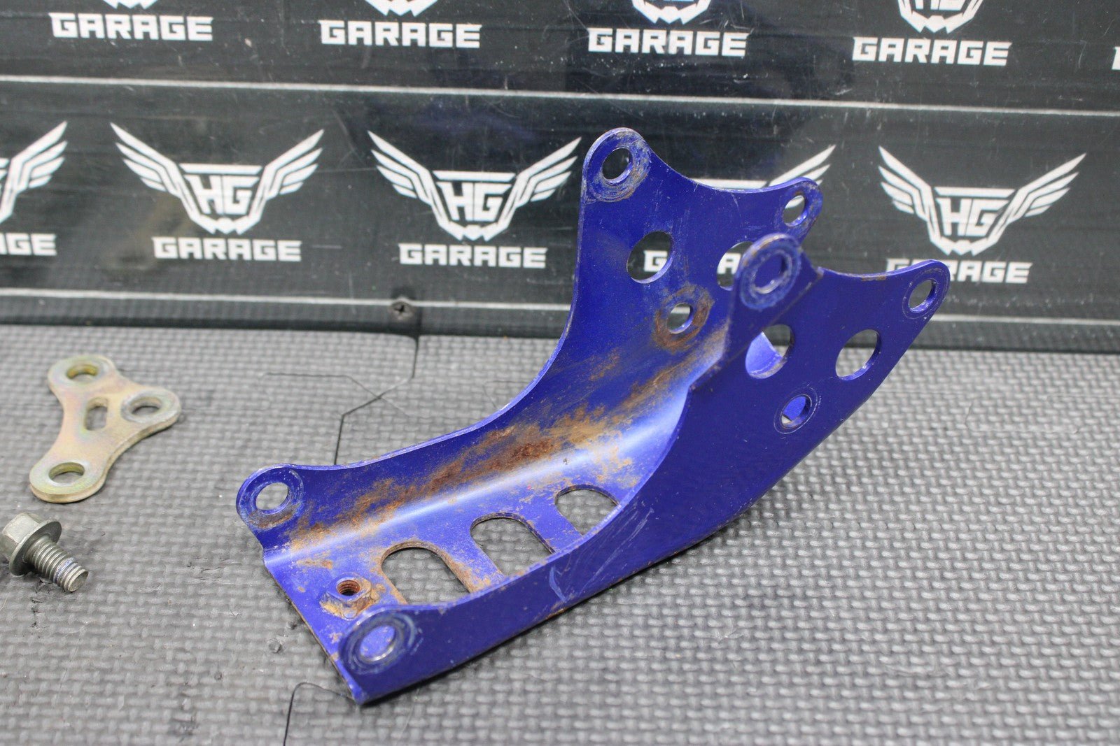 2000 YAMAHA 00 - 04 TTR125L OEM ENGINE MOTOR MOUNT STAY BRACKETS - hggarage