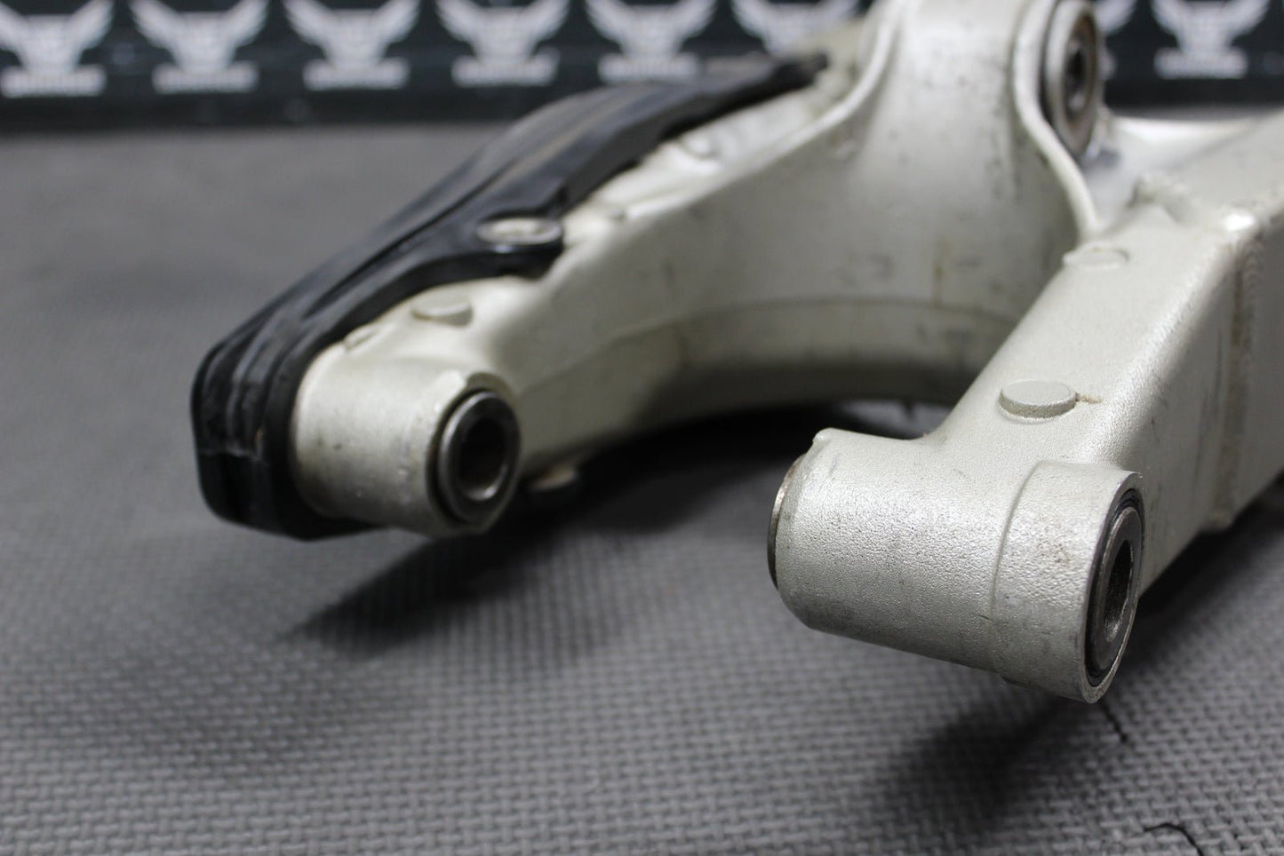 1999 KAWASAKI KX125 OEM SWINGARM SWING ARM REAR SUSPENSION 33001 - 1556 - TX - hggarage