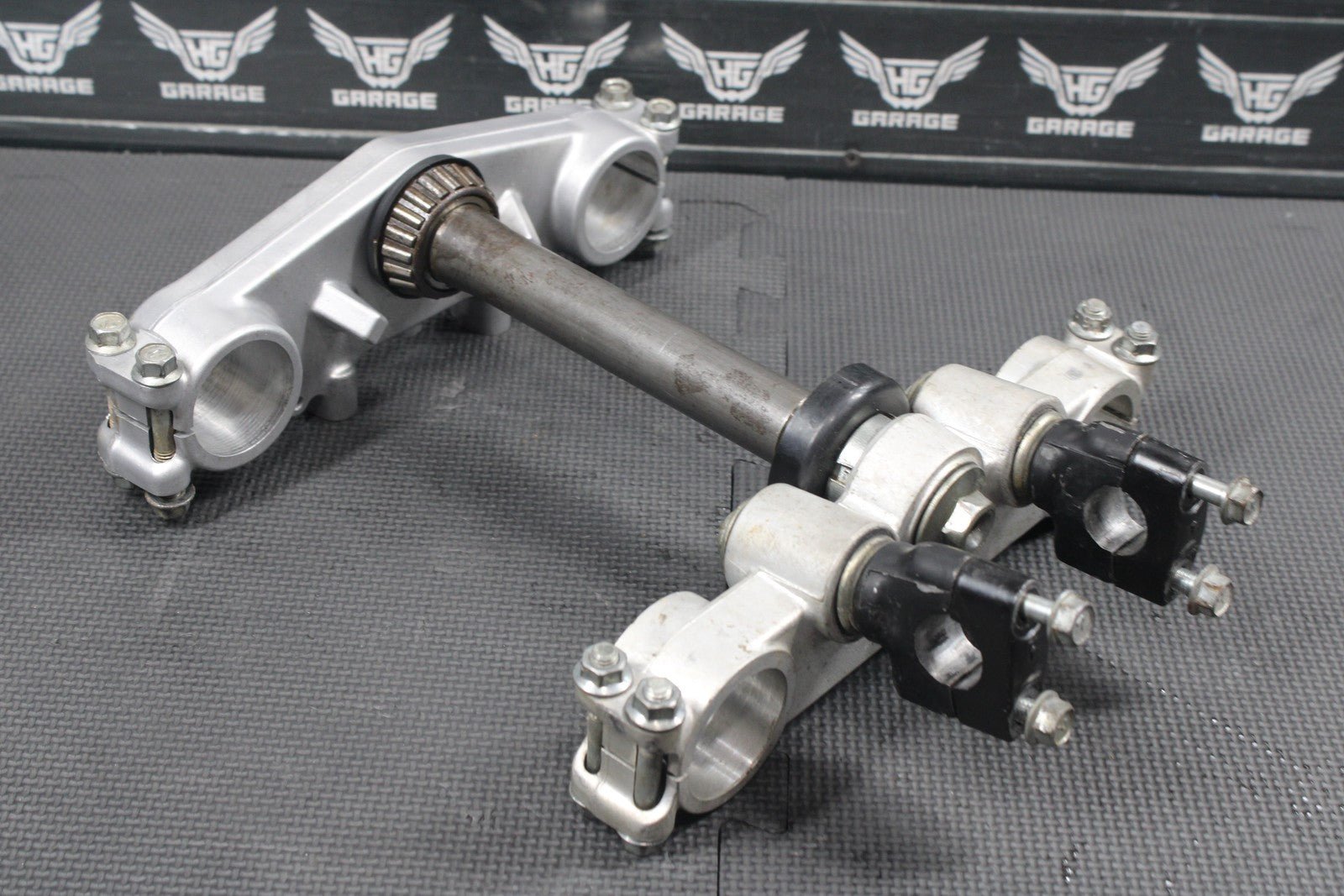 1986 KAWASAKI KDX200 OEM FRONT FORKS LOWER UPPER TRIPLE TREE STEM CLAMP SET - hggarage