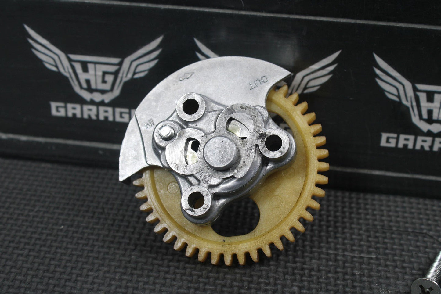 1987 YAMAHA TW200 OEM ENGINE MOTOR OIL PUMP GEAR 5H0 - 13300 - 02 - 00 - hggarage