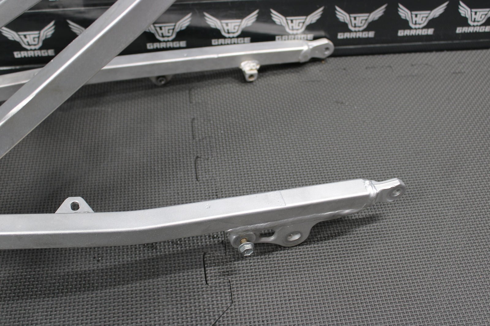 2009 YAMAHA YZ450F OEM REAR BACK SUB FRAME SUBFRAME - hggarage