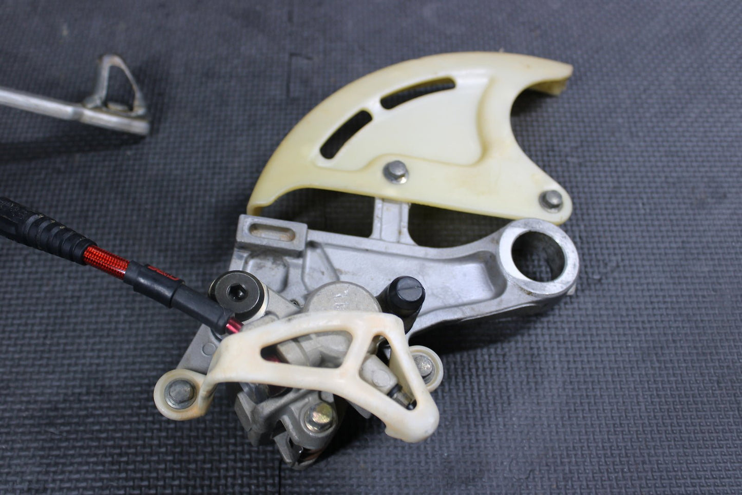 2007 HONDA CR125R CR250R CRF450R OEM REAR BACK BRAKE CALIPER MASTER CYLINDER ASS - hggarage