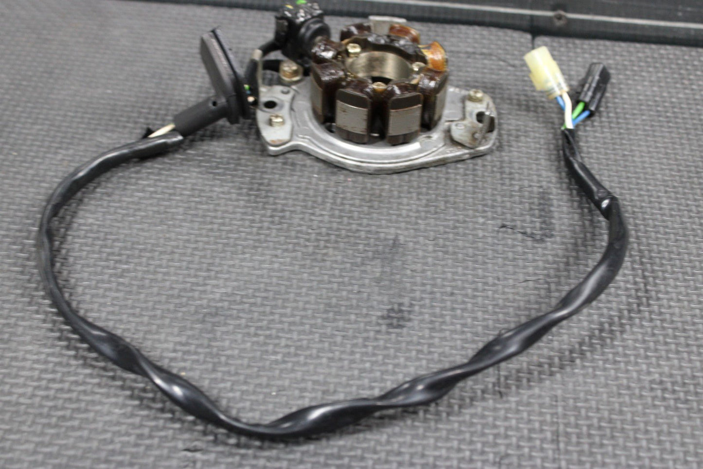 1998 HONDA CR125R OEM STATOR MAGNETO ROTOR FLYWHEEL 31100 - KZ4 - J02 - hggarage