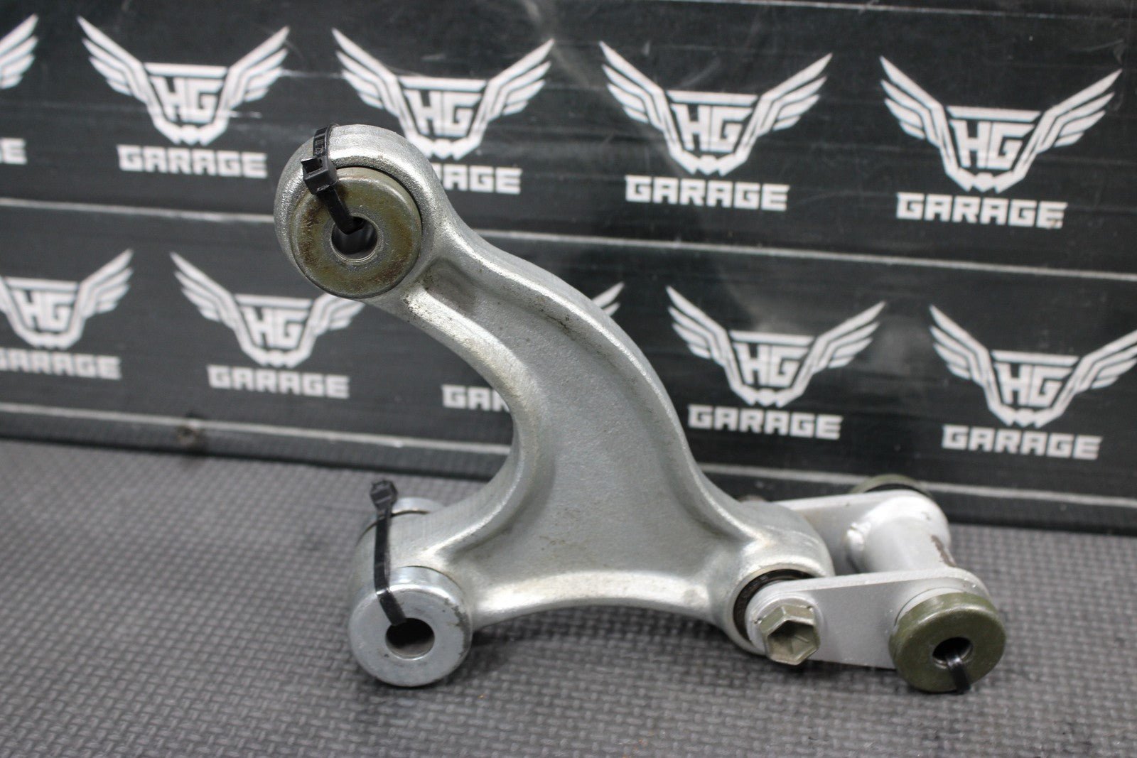 2000 YAMAHA TTR125 TTR125L OEM REAR SHOCK LINKAGE LINKS - hggarage