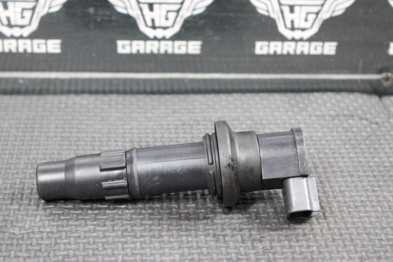 2005 YAMAHA 03 - 09 YZ450F OEM DENSO IGNITION COIL PLUG 5TA - 82310 - 10 - 00 - hggarage