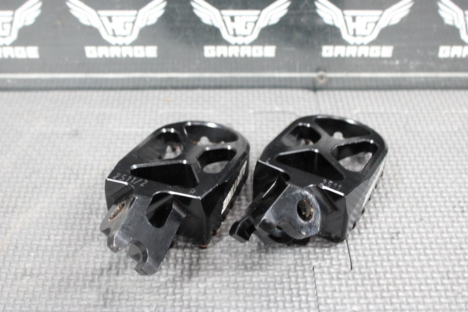2007 HONDA CRF450R AIR TIME BILLET FOOT PEGS PEDALS FRAME STAND FOOTPEG BLACK - hggarage