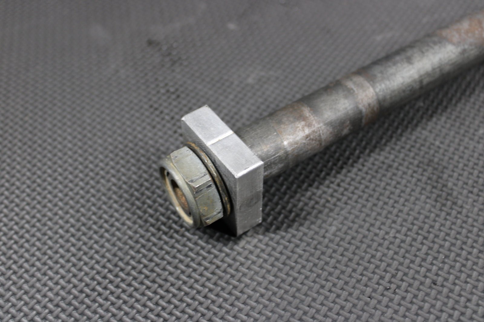 2006 HONDA CRF450R OEM REAR AXLE BACK WHEEL RIM PIVOT BOLT AXEL 42301 - KZ4 - J40 - hggarage