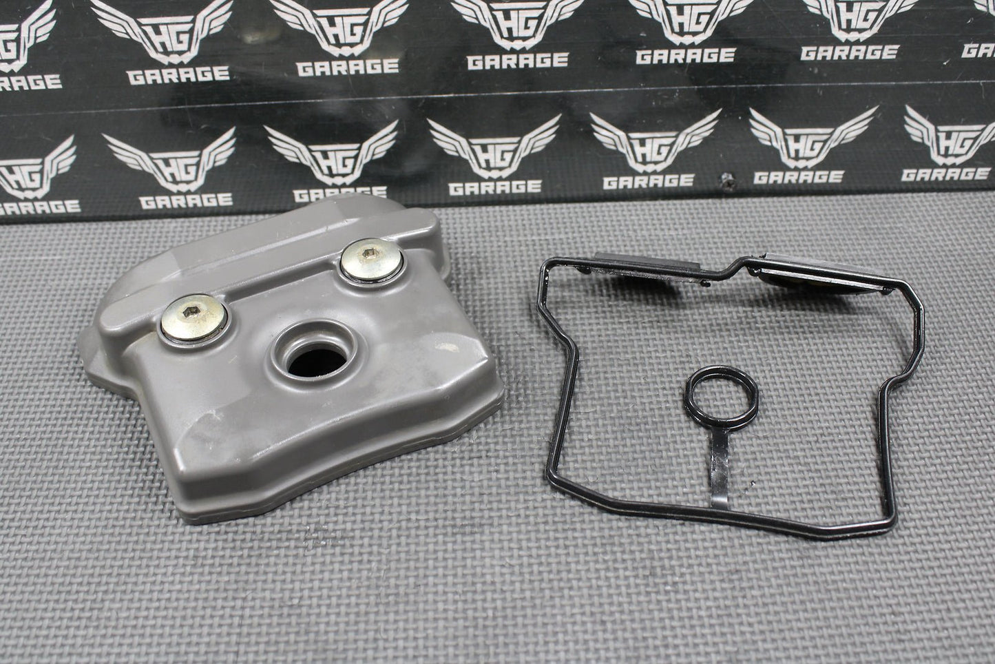 2018 SUZUKI RMZ450 OEM ENGINE MOTOR CYLINDER HEAD VALVE COVER COVER 11171 - 28H00 - hggarage