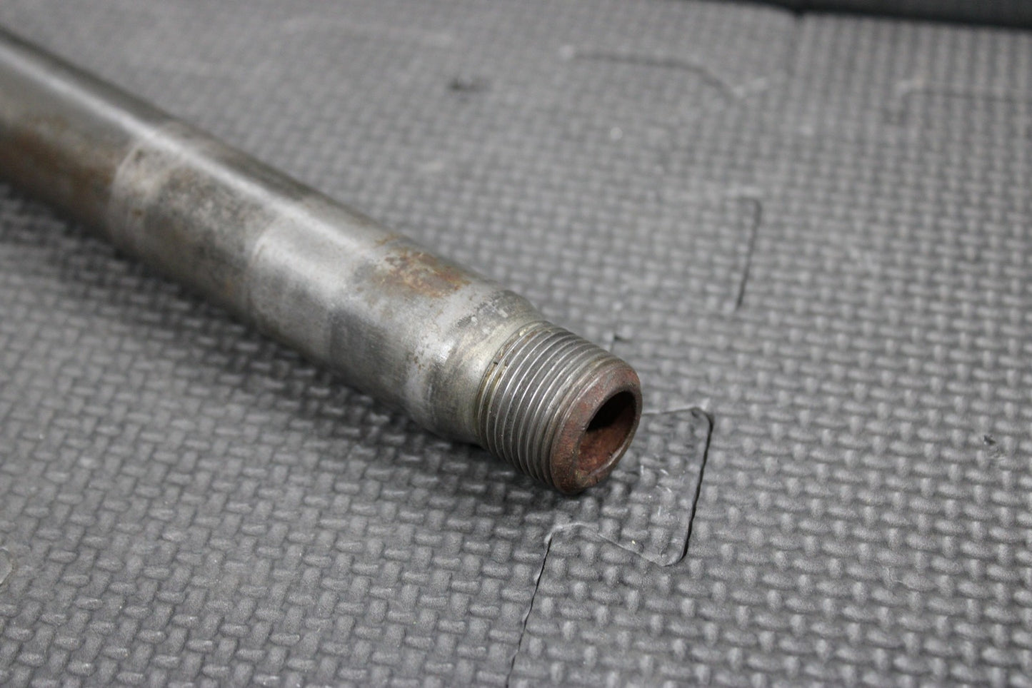 2007 HONDA CRF450R OEM REAR AXLE BACK WHEEL RIM PIVOT BOLT AXLE 42301 - KZ4 - J40 - hggarage