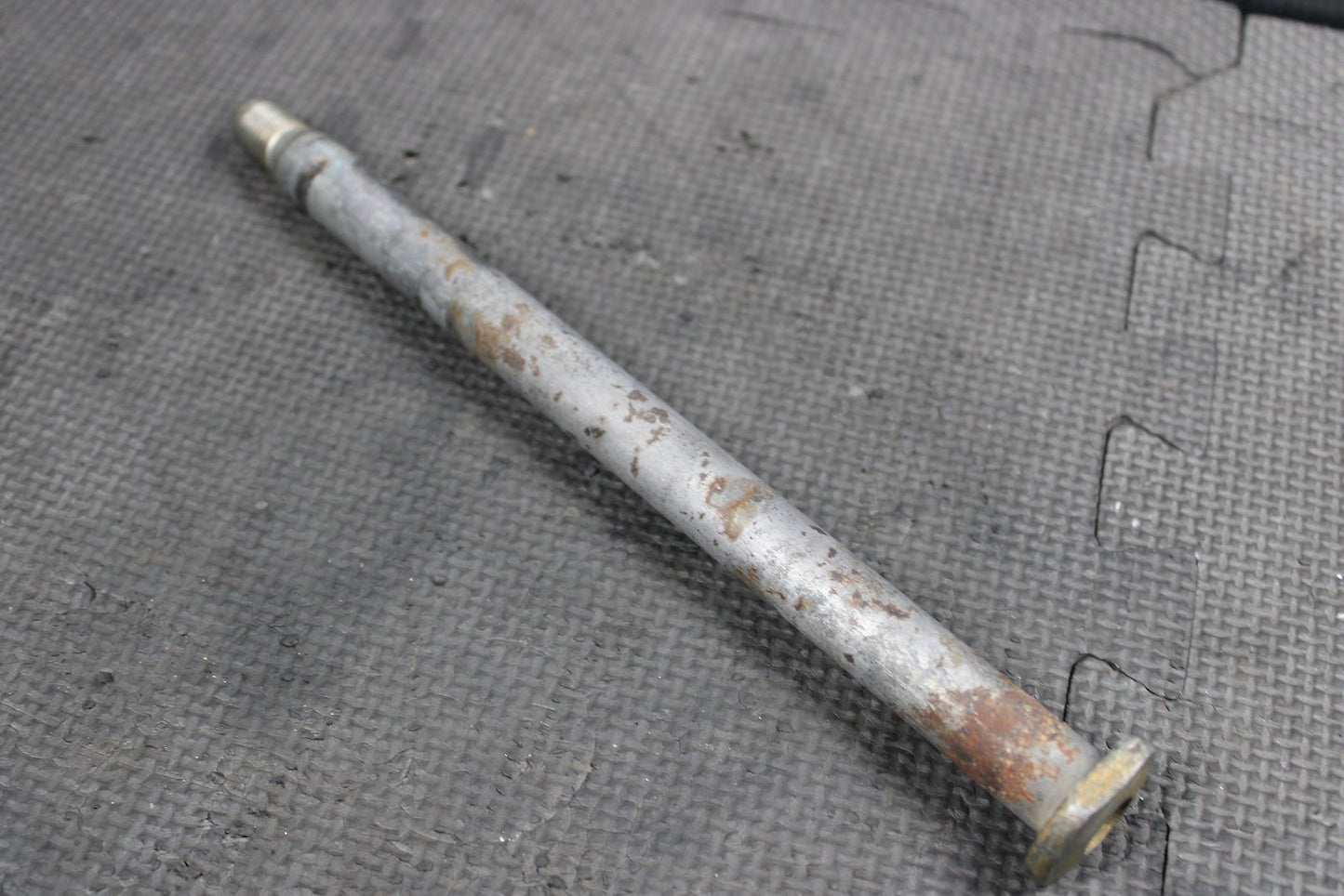 2003 Honda CRF450R OEM Rear Back Swingarm Bolt Suspension Pivot Axle 52101 - KZ4 - J - hggarage