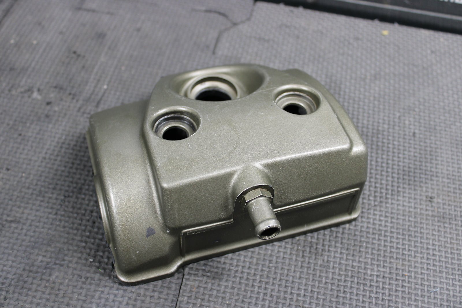 2005 Honda 04 - 08 CRF250R CRF250X Engine Motor Cylinder Head Cover Valve Cover - hggarage
