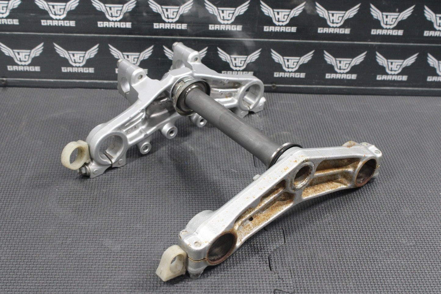 1987 YAMAHA TW200 OEM FRONT FORKS LOWER UPPER TRIPLE TREE STEM CLAMP ASSEMBLY - hggarage