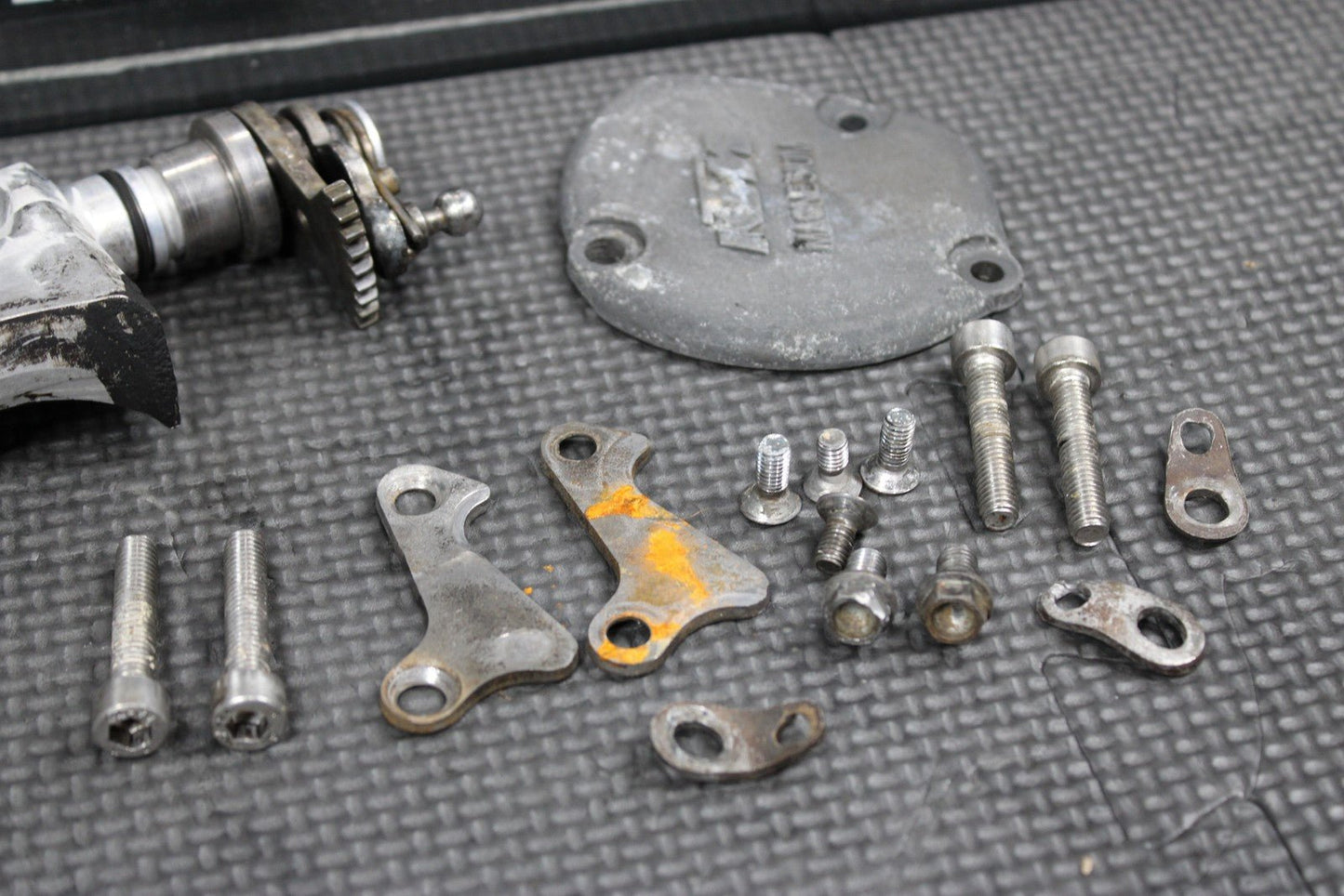 2000 KTM 250 EXC OEM COMPLETE ENGINE POWER VALVE EXHAUST VALVE 54637061444 - hggarage