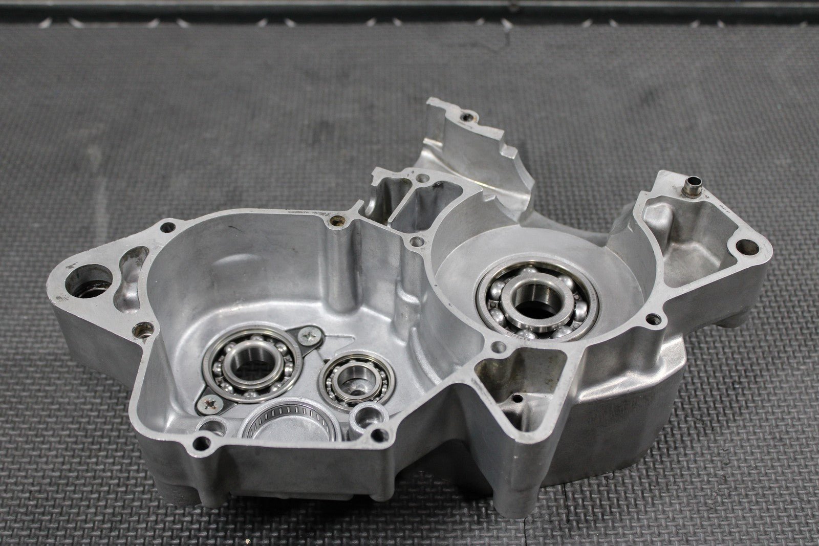 1998 HONDA CR125R OEM LEFT ENGINE MOTOR CRANKCASE CRANK CASES BLOCK READ DESC! - hggarage